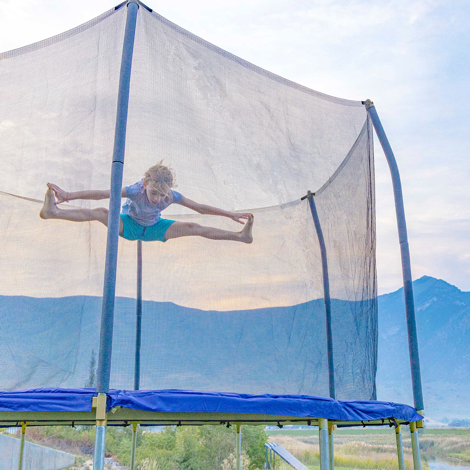 12' Round Trampoline - Image 10